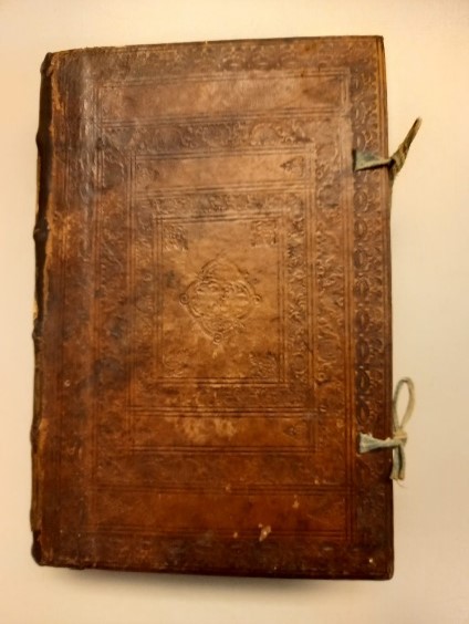 Buch nach der Restauration